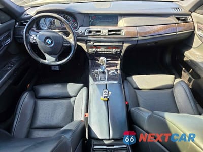 Zdjęcie 9 z 10 samochodu: 2011 BMW 750 LI VIN:WBAKC8C53BC431842 - miniatura
