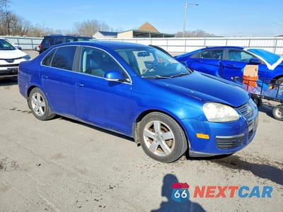 Czwarte zdjęcie samochodu z boku: 2008 VOLKSWAGEN JETTA SE VIN:3VWRZ71K78M146861 - miniatura