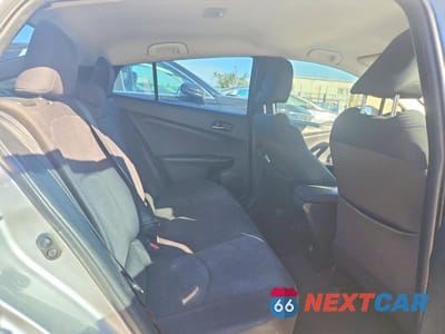 Zdjęcie 10 z 13 samochodu: 2018 TOYOTA PRIUS TWO VIN:JTDKBRFU8J3593561 - miniatura