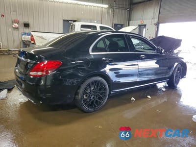 Trzecie zdjęcie samochodu z tyłu: 2017 MERCEDES-BENZ C 300 VIN:55SWF4JB3HU220017 - miniatura