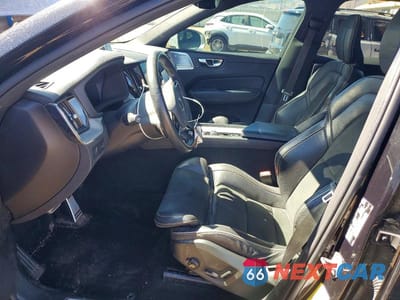 Zdjęcie 7 z 12 samochodu: 2019 VOLVO XC60 T6 R-DESIGN VIN:YV4A22RM4K1378784 - miniatura