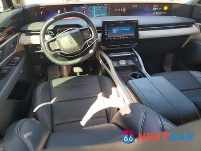 Zdjęcie 8 z 13 samochodu: 2024 LINCOLN NAUTILUS PREMIERE VIN:5LMPJ8JA1RJ843397 - miniatura