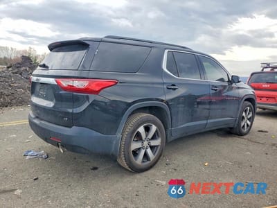 Trzecie zdjęcie samochodu z tyłu: 2020 CHEVROLET TRAVERSE LT VIN:1GNEVHKW0LJ302482 - miniatura
