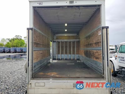 Zdjęcie 10 z 13 samochodu: 2021 ISUZU NPR HD DELIVERY TRUCK VIN:54DC4W1D6MS206662 - miniatura