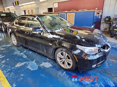 Czwarte zdjęcie samochodu z boku: 2009 BMW 528 I VIN:WBANU535X9C121299 - miniatura