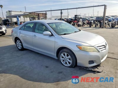 Czwarte zdjęcie samochodu z boku: 2010 TOYOTA CAMRY LE VIN:4T1BF3EK0AU080215 - miniatura