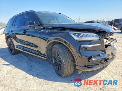 Czwarte zdjęcie samochodu z boku: 2023 LINCOLN AVIATOR RESERVE VIN:5LM5J7XC3PGL02050 - miniatura