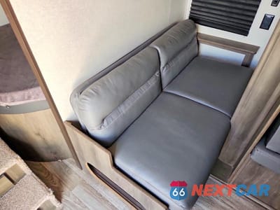 Zdjęcie 6 z 10 samochodu: 2020 FOREST RIVER VIKING TOWABLE CAMPER VIN:5ZT2VWRB5LJ125722 - miniatura