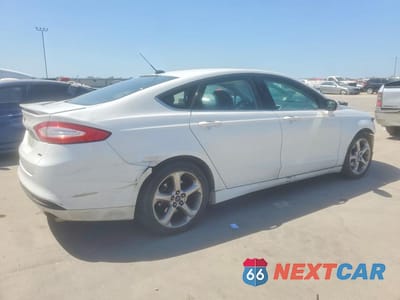 Trzecie zdjęcie samochodu z tyłu: 2014 FORD FUSION SE VIN:1FA6P0H77E5404162 - miniatura