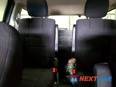 Zdjęcie 10 z 14 samochodu: 2011 DODGE GRAND CARAVAN EXPRESS VIN:2D4RN4DG9BR723042 - miniatura
