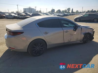 Trzecie zdjęcie samochodu z tyłu: 2025 MAZDA 3 SELECT SPORT VIN:JM1BPABM0S1769010 - miniatura
