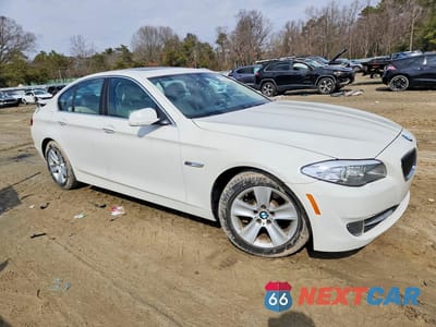 Czwarte zdjęcie samochodu z boku: 2011 BMW 528 I VIN:WBAFR1C56BC736890 - miniatura
