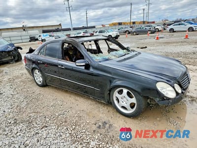 Czwarte zdjęcie samochodu z boku: 2003 MERCEDES-BENZ E 320 VIN:WDBUF65J53X110640 - miniatura