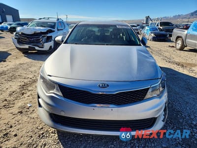 Piąte zdjęcie samochodu w środku: 2017 KIA OPTIMA LX VIN:KNAGT4L30H5148566 - miniatura