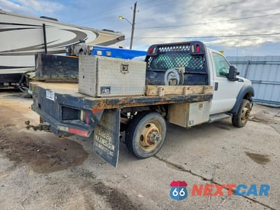 Trzecie zdjęcie samochodu z tyłu: 2013 FORD F450 SUPER DUTY FLATBED TRUCK VIN:1FDUF4GY5DEB14678 - miniatura