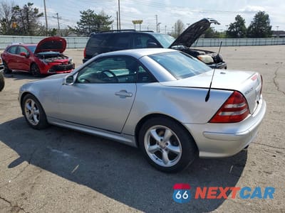 Drugie zdjęcie samochodu z przodu: 2001 MERCEDES-BENZ SLK 320 VIN:WDBKK65F61F199958 - miniatura