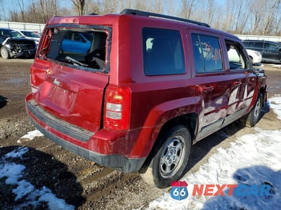 Trzecie zdjęcie samochodu z tyłu: 2016 JEEP PATRIOT SPORT VIN:1C4NJRBB2GD509385 - miniatura