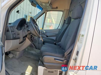 Zdjęcie 7 z 12 samochodu: 2015 MERCEDES BENZ SPRINTER 2500 VIN:WD3PE8DC9FP144871 - miniatura