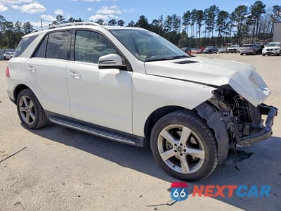 Czwarte zdjęcie samochodu z boku: 2017 MERCEDES-BENZ GLE 350 4MATIC VIN:4JGDA5HB1HA965582 - miniatura