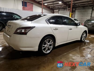 Trzecie zdjęcie samochodu z tyłu: 2014 NISSAN MAXIMA 3.5 S VIN:1N4AA5AP9EC435508 - miniatura