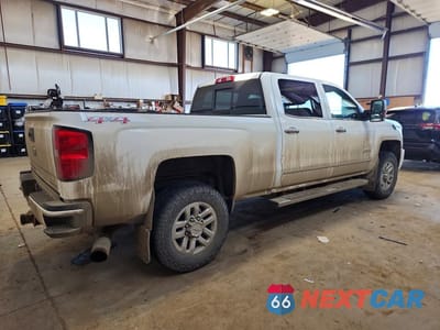 Trzecie zdjęcie samochodu z tyłu: 2016 CHEVROLET SILVERADO K3500 HIGH COUNTRY VIN:1GC4K1E8XGF296085 - miniatura
