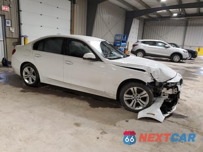 Czwarte zdjęcie samochodu z boku: 2018 BMW 330 I VIN:WBA8B9G54JNU96621 - miniatura