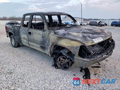 Czwarte zdjęcie samochodu z boku: 2001 CHEVROLET SILVERADO K1500 VIN:2GCEK19T711324121 - miniatura