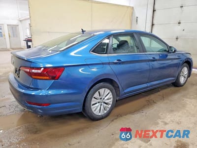 Trzecie zdjęcie samochodu z tyłu: 2019 VOLKSWAGEN JETTA S VIN:3VWC57BU1KM137355 - miniatura