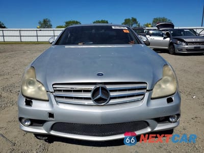 Piąte zdjęcie samochodu w środku: 2008 MERCEDES-BENZ CLS 550 VIN:WDDDJ72X18A124338 - miniatura