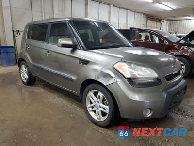 Czwarte zdjęcie samochodu z boku: 2011 KIA SOUL + VIN:KNDJT2A25B7226181 - miniatura