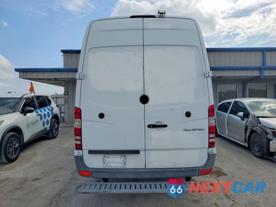 Zdjęcie 6 z 13 samochodu: 2015 MERCEDES BENZ SPRINTER 2500 DELIVERY VAN VIN:WD3PE8DB1FP129756 - miniatura