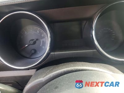 Zdjęcie 9 z 11 samochodu: 2016 FORD MUSTANG VIN:1FA6P8AM5G5218380 - miniatura