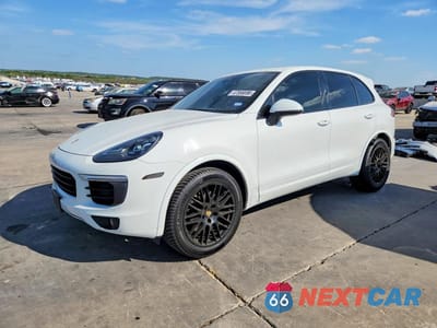 2017 PORSCHE CAYENNE WP1AA2A22HKA85807 - główne zdjęcie licytacji z USA - miniatura