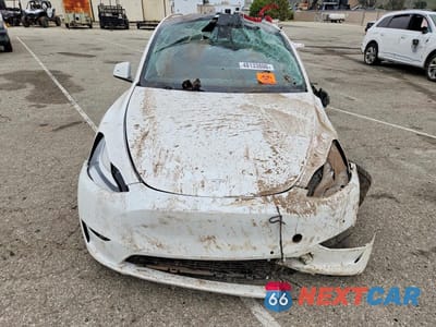 Piąte zdjęcie samochodu w środku: 2020 TESLA MODEL Y VIN:5YJYGDEE5LF059285 - miniatura