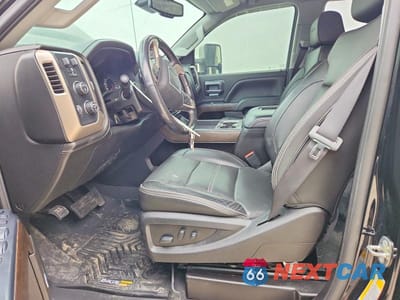 Zdjęcie 7 z 11 samochodu: 2019 GMC SIERRA K2500 DENALI VIN:1GT12SEY2KF234777 - miniatura