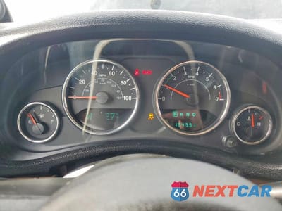 Zdjęcie 9 z 12 samochodu: 2012 JEEP WRANGLER UNLIMITED SAHARA VIN:1C4HJWEG2CL240954 - miniatura