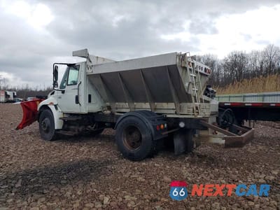 Trzecie zdjęcie samochodu z tyłu: 2005 INTERNATIONAL 4300 FEED DELIVERY TRUCK VIN:1HTMMAAN45H148377 - miniatura