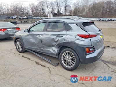 Drugie zdjęcie samochodu z przodu: 2020 HYUNDAI KONA SEL PLUS VIN:KM8K6CAA9LU519024 - miniatura
