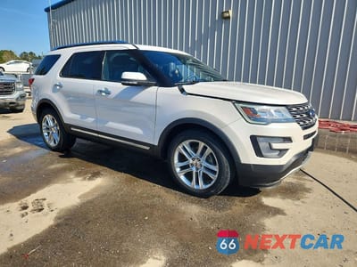 Czwarte zdjęcie samochodu z boku: 2017 FORD EXPLORER LIMITED VIN:1FM5K7FH7HGE33867 - miniatura