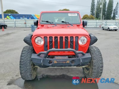 Piąte zdjęcie samochodu w środku: 2020 JEEP GLADIATOR SPORT VIN:1C6HJTAG2LL160338 - miniatura