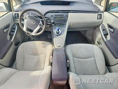 Zdjęcie 8 z 11 samochodu: 2010 TOYOTA PRIUS II VIN:JTDKN3DU0A0192787 - miniatura
