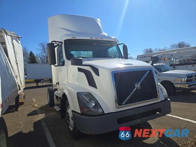 2016 VOLVO VNL SEMI TRUCK 4V4N39TGXGN965668 - główne zdjęcie licytacji z USA - miniatura