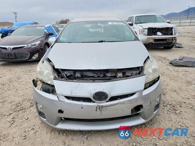 Piąte zdjęcie samochodu w środku: 2011 TOYOTA PRIUS TWO VIN:JTDKN3DU2B0283870 - miniatura