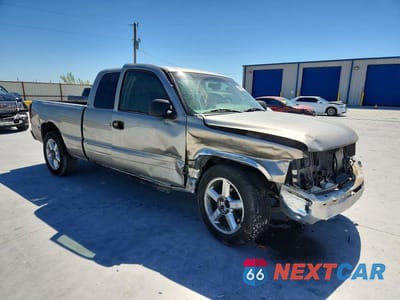 Czwarte zdjęcie samochodu z boku: 2001 CHEVROLET SILVERADO C1500 VIN:2GCEC19T211178269 - miniatura