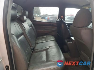 Zdjęcie 10 z 12 samochodu: 2005 TOYOTA TACOMA DOUBLE CAB VIN:5TEJU62N95Z077493 - miniatura