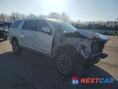 Czwarte zdjęcie samochodu z boku: 2023 GMC YUKON XL DENALI ULTIMATE VIN:1GKS2KKL4PR201979 - miniatura