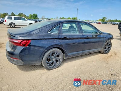 Trzecie zdjęcie samochodu z tyłu: 2025 VOLKSWAGEN JETTA SE VIN:3VW7X7BU8SM042819 - miniatura