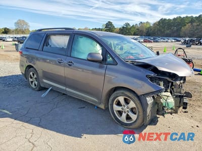 Czwarte zdjęcie samochodu z boku: 2015 TOYOTA SIENNA VIN:5TDKK3DC5FS539843 - miniatura