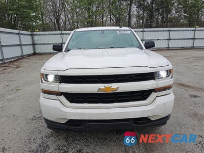 Piąte zdjęcie samochodu w środku: 2018 CHEVROLET SILVERADO K1500 CUSTOM VIN:3GCUKPECXJG577493 - miniatura