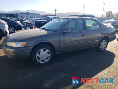 1997 TOYOTA CAMRY LE V6 JT2BF22K0V0039494 - główne zdjęcie licytacji z USA - miniatura